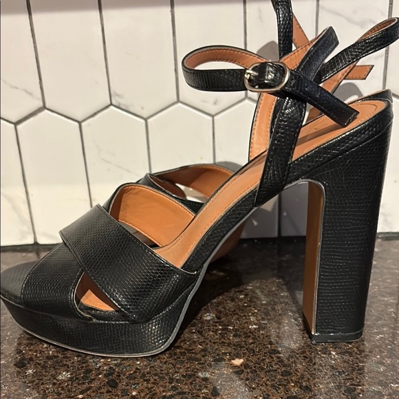 H&M Black platform, snakeskin pattern Leather Women's Sandals, size 9.5 - Picture 2 of 7